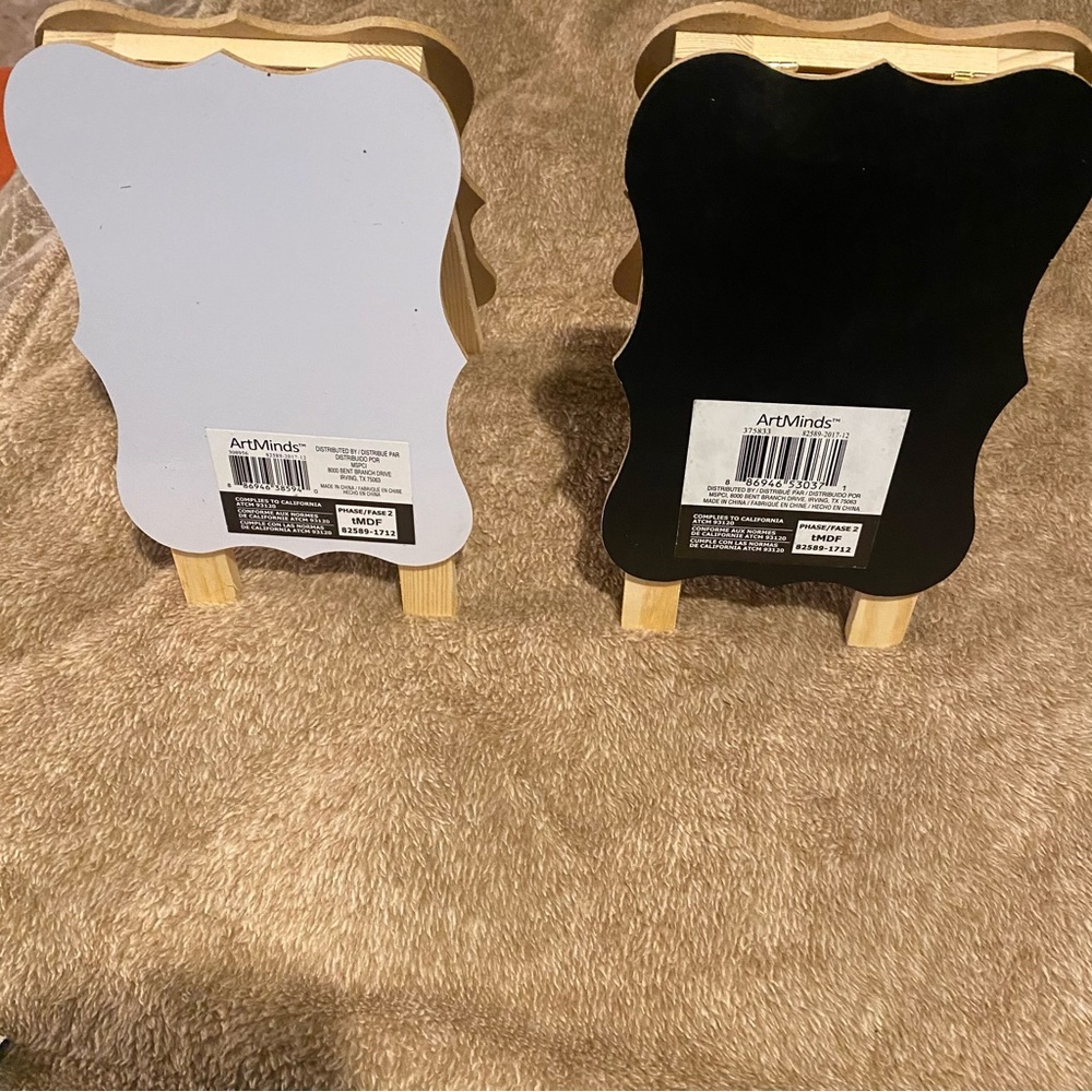 Tabletop chalkboard easels and picks - Picture 2 of 2